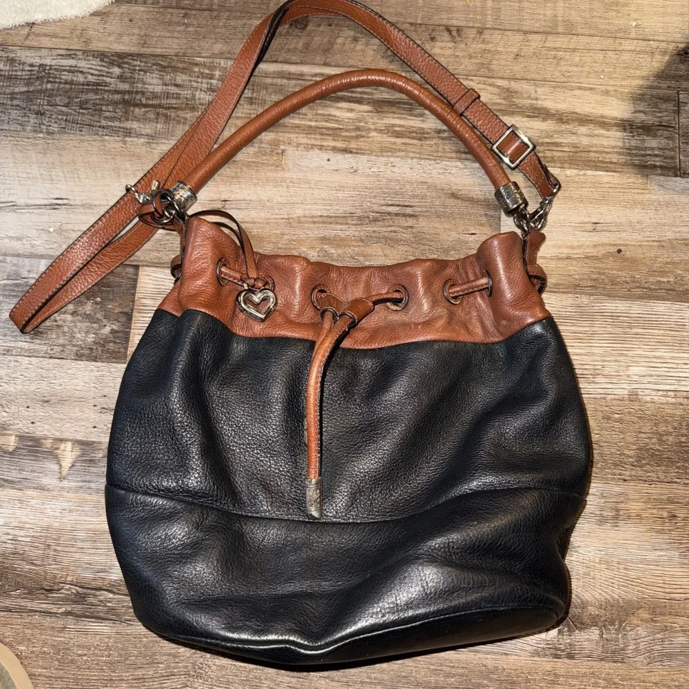 Brighton Brit Bucket Bag Purse Leather Handbag Black Brown With Bag Charm